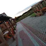 Wczasy Na Pagorku 펜션 Skalno